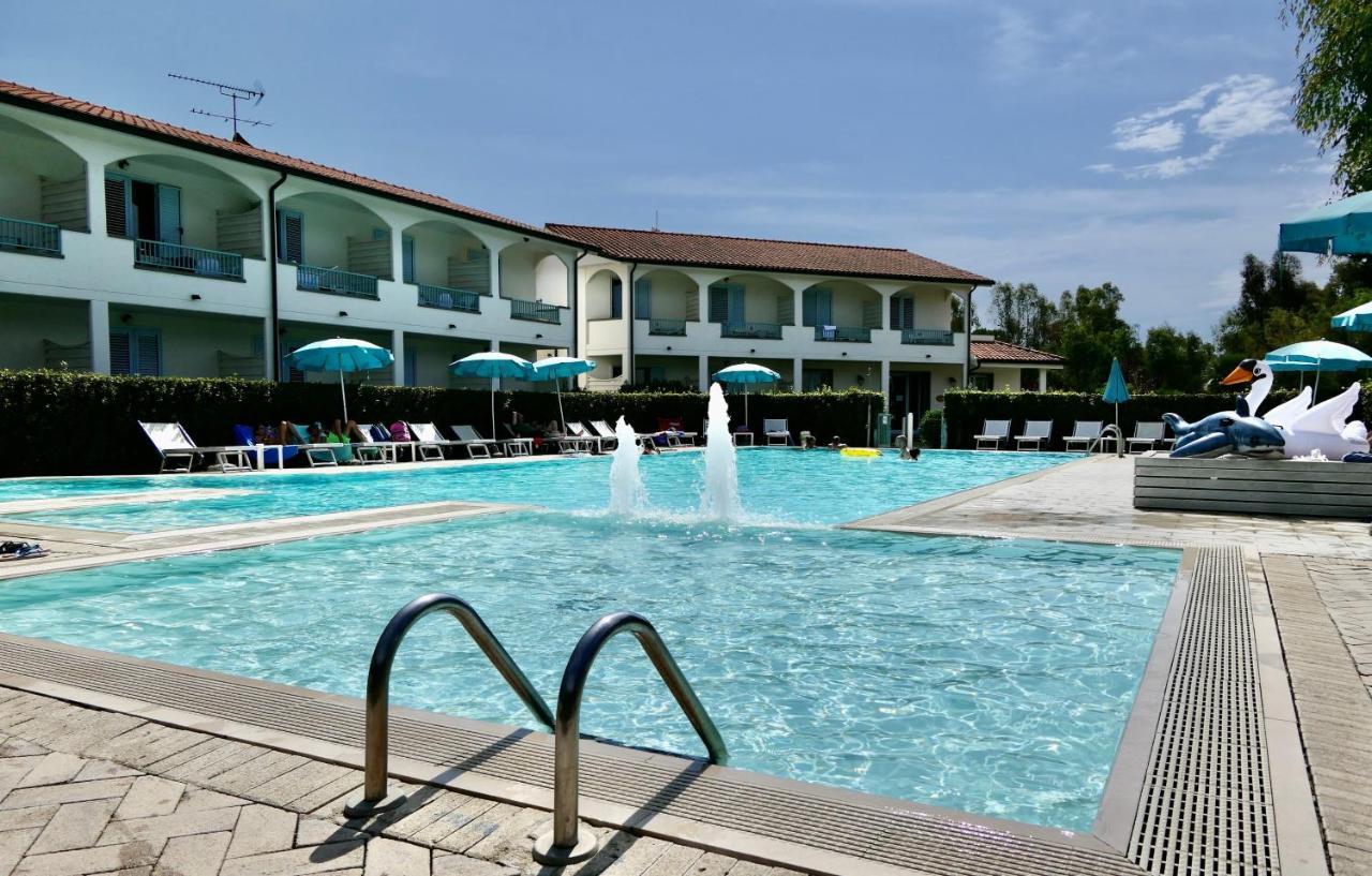 Apartments In Residence In Vada With Swimming Pool 450 Meters From The Sea Exterior foto